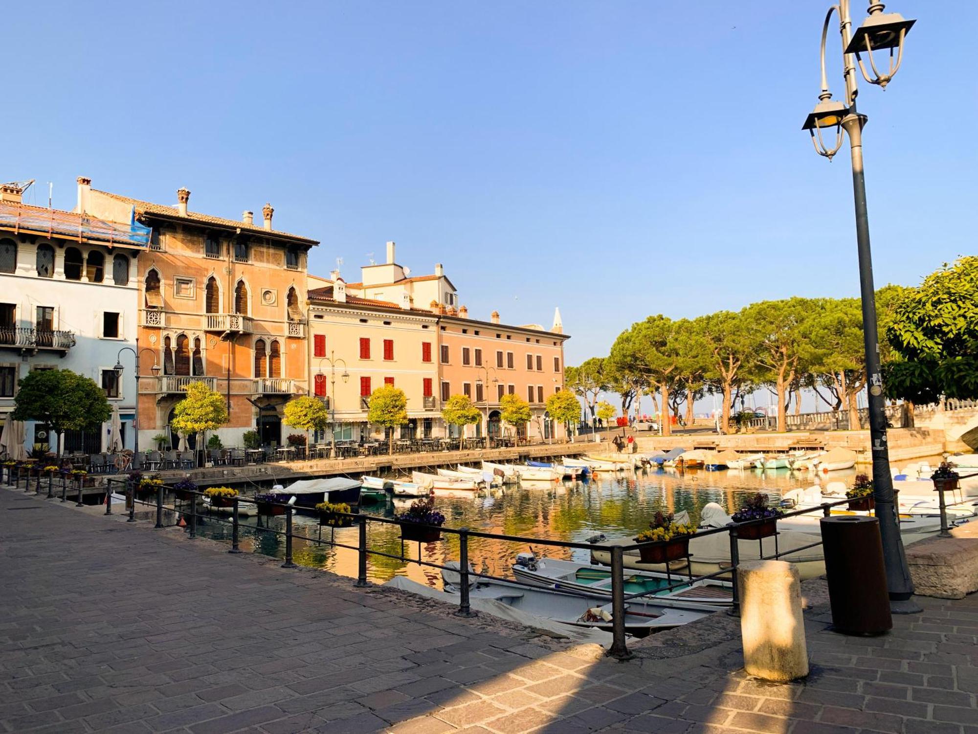 Garda Blue Lake Home Luxury Appartment Desenzano del Garda Luaran gambar