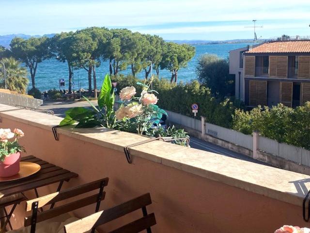 Garda Blue Lake Home Luxury Appartment Desenzano del Garda Luaran gambar
