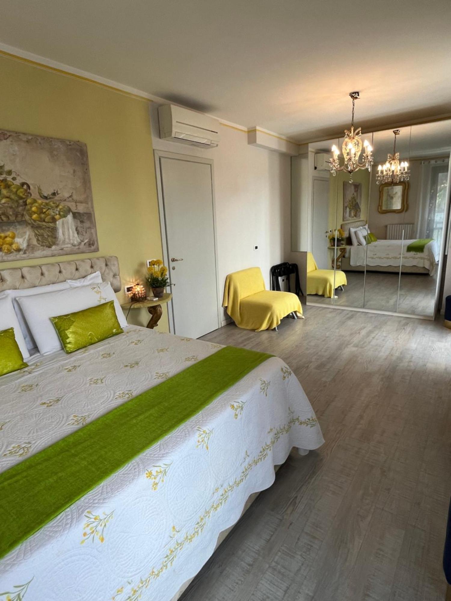 Garda Blue Lake Home Luxury Appartment Desenzano del Garda Luaran gambar