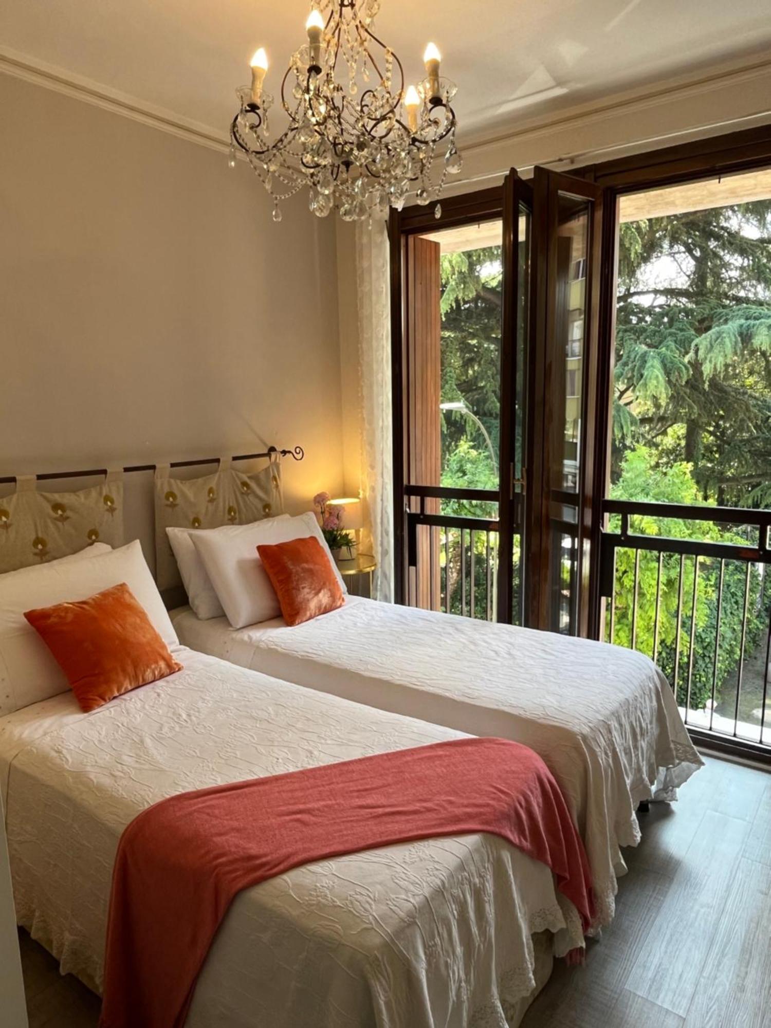Garda Blue Lake Home Luxury Appartment Desenzano del Garda Luaran gambar