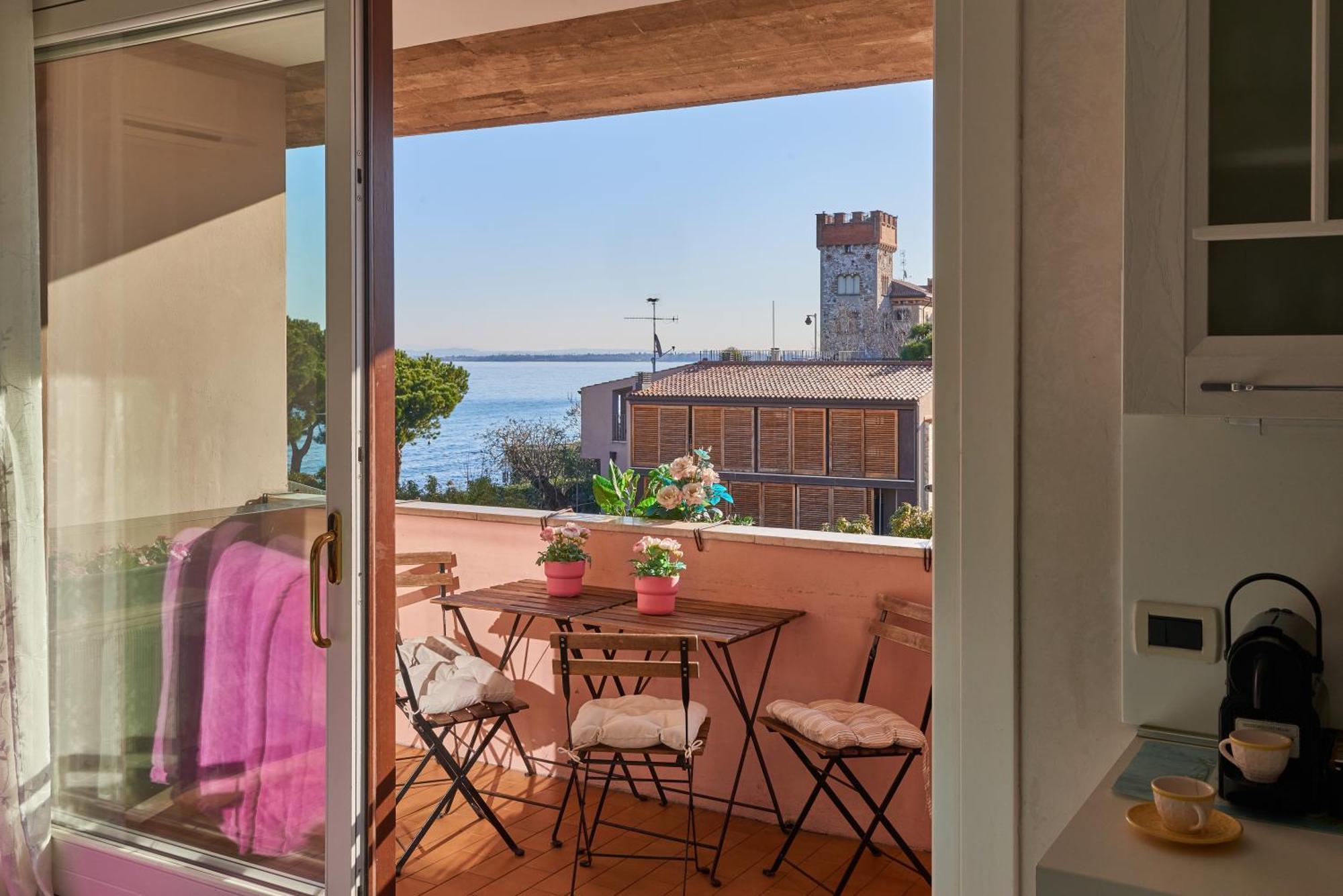 Garda Blue Lake Home Luxury Appartment Desenzano del Garda Luaran gambar