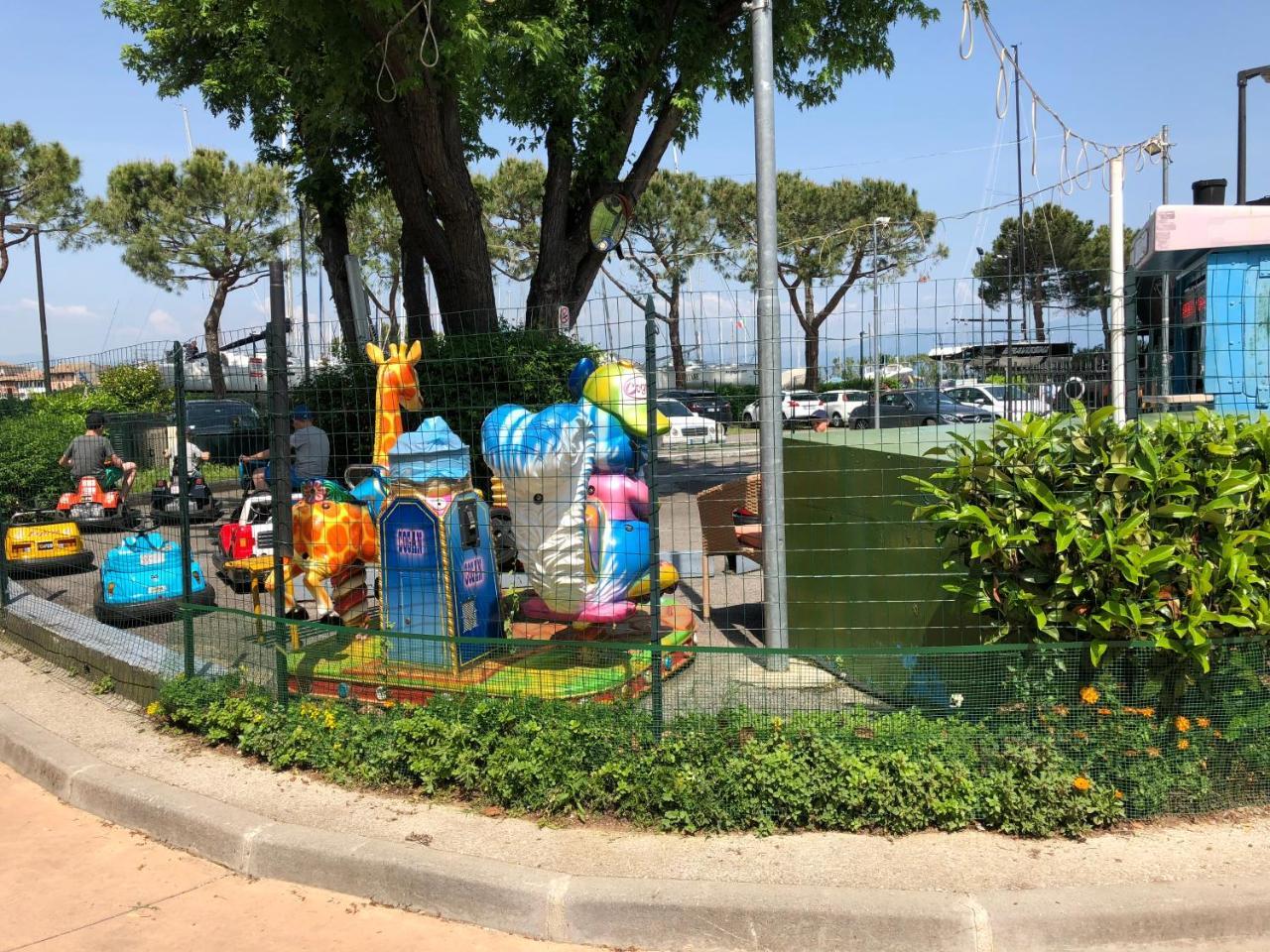 Garda Blue Lake Home Luxury Appartment Desenzano del Garda Luaran gambar